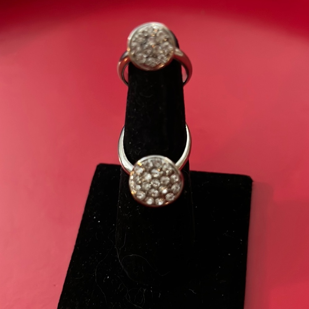 Beautiful silver and rhinestone ring